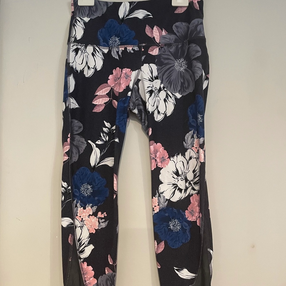 Old Navy Active Go Dry Leggings, Size Medium
